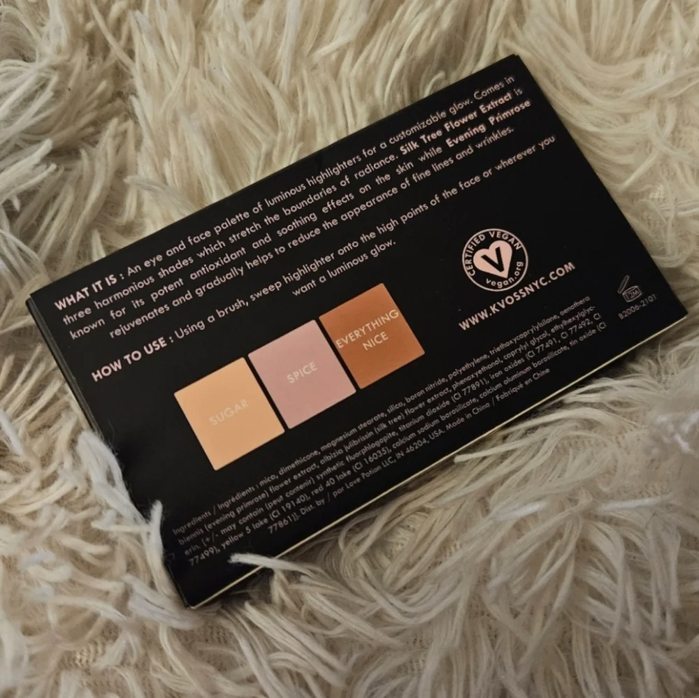 🆕 K❤️Voss Luminous Highlighter Palette - Heye Lighter